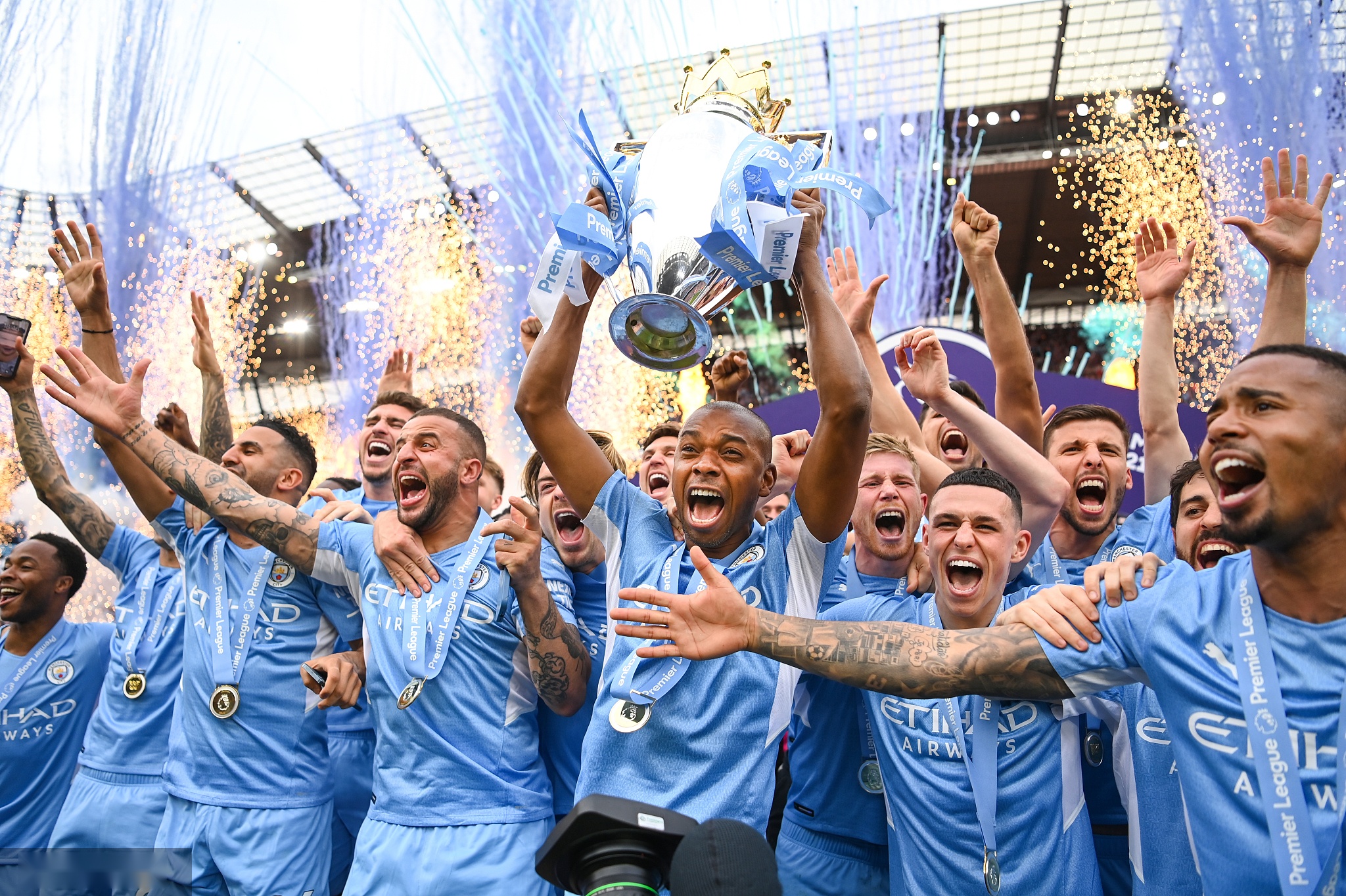 将继续留在 将继续留在